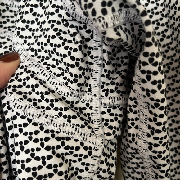 Lululemon define jacket black & white dot design excellent condition size 6 - Picture 4 of 8